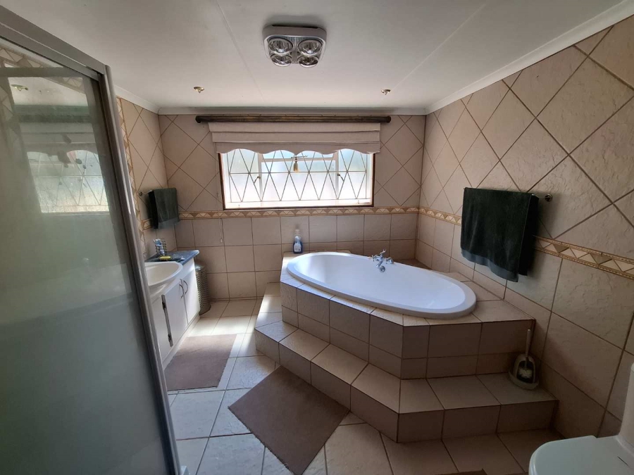 4 Bedroom Property for Sale in Karos Northern Cape